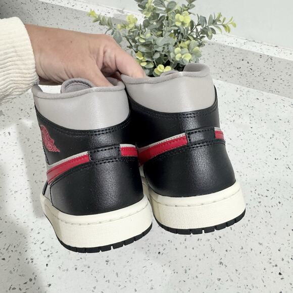 Women’s Nike Air Jordan 1 MID Red College Grey Size 10 New TS - Picture 4 of 9